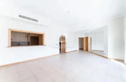 Apartment - 2 Bedrooms - 3 Bathrooms for rent in Al Sultana - Shoreline Apartments - Palm Jumeirah - Dubai