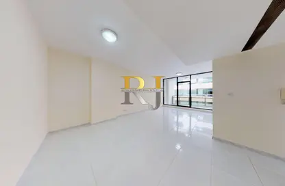 Apartment - 2 Bedrooms - 2 Bathrooms for rent in Golden Sands 7 - Mankhool - Bur Dubai - Dubai
