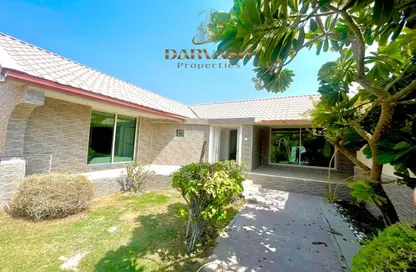 Villa - 3 Bedrooms - 2 Bathrooms for rent in Jumeirah 2 - Jumeirah - Dubai