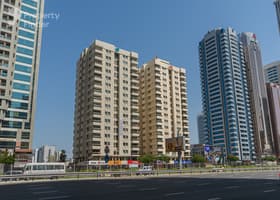 صورة لـ التصميم الخارجي للمبنى في برج الرستماني أ